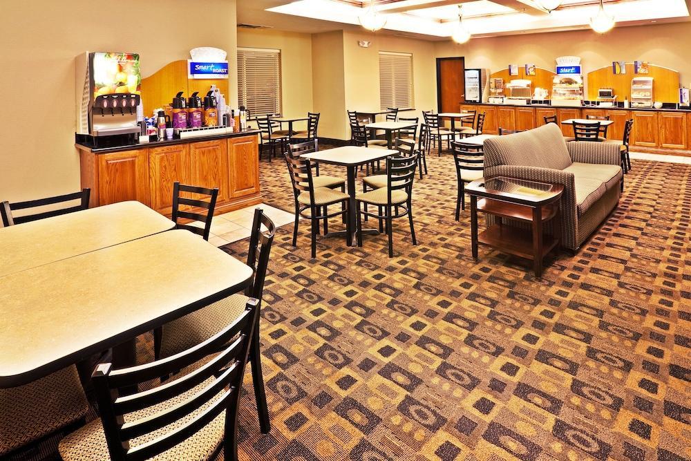 Route 66 Inn & Suites Маями Екстериор снимка