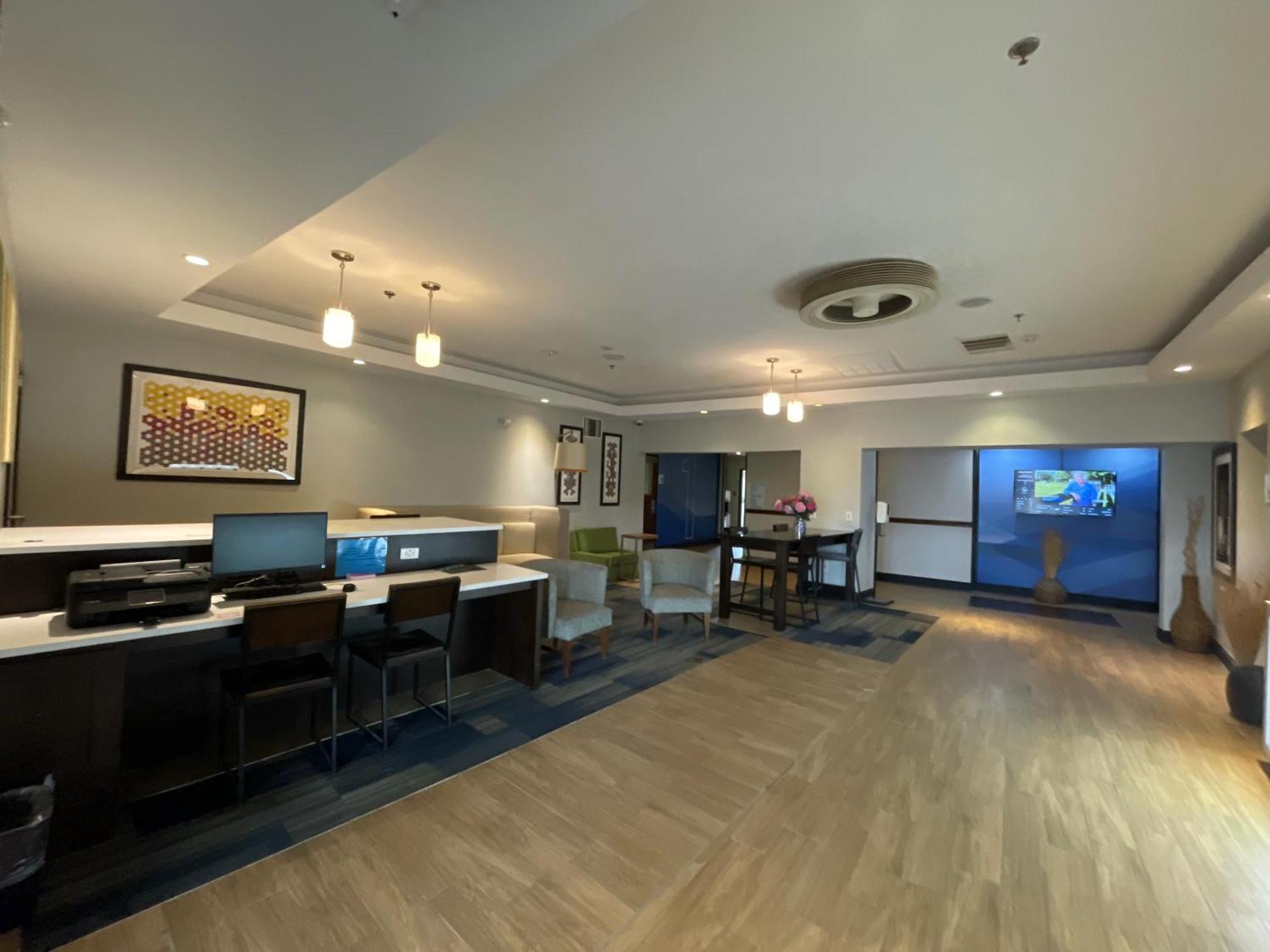 Route 66 Inn & Suites Маями Екстериор снимка