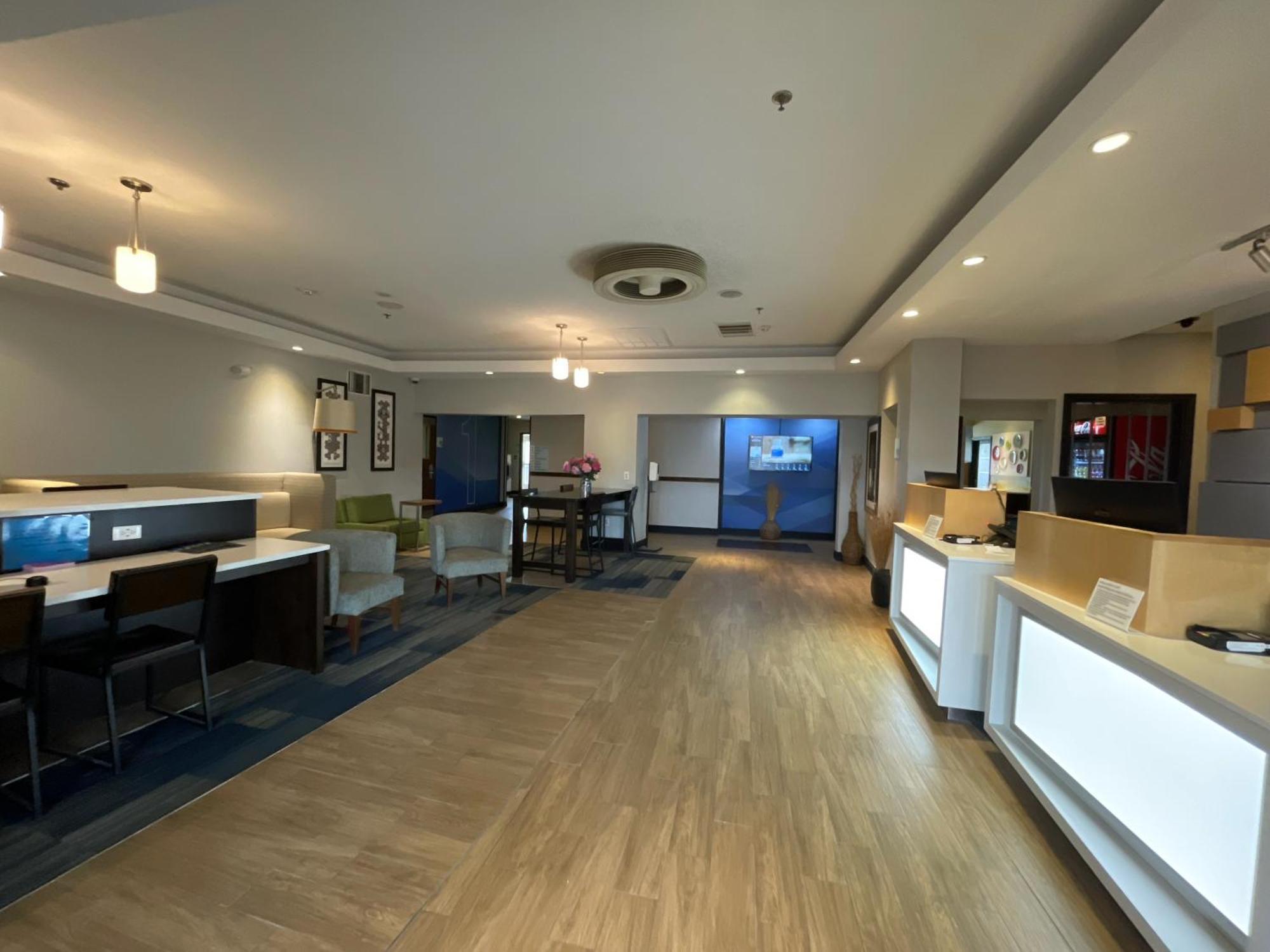 Route 66 Inn & Suites Маями Екстериор снимка