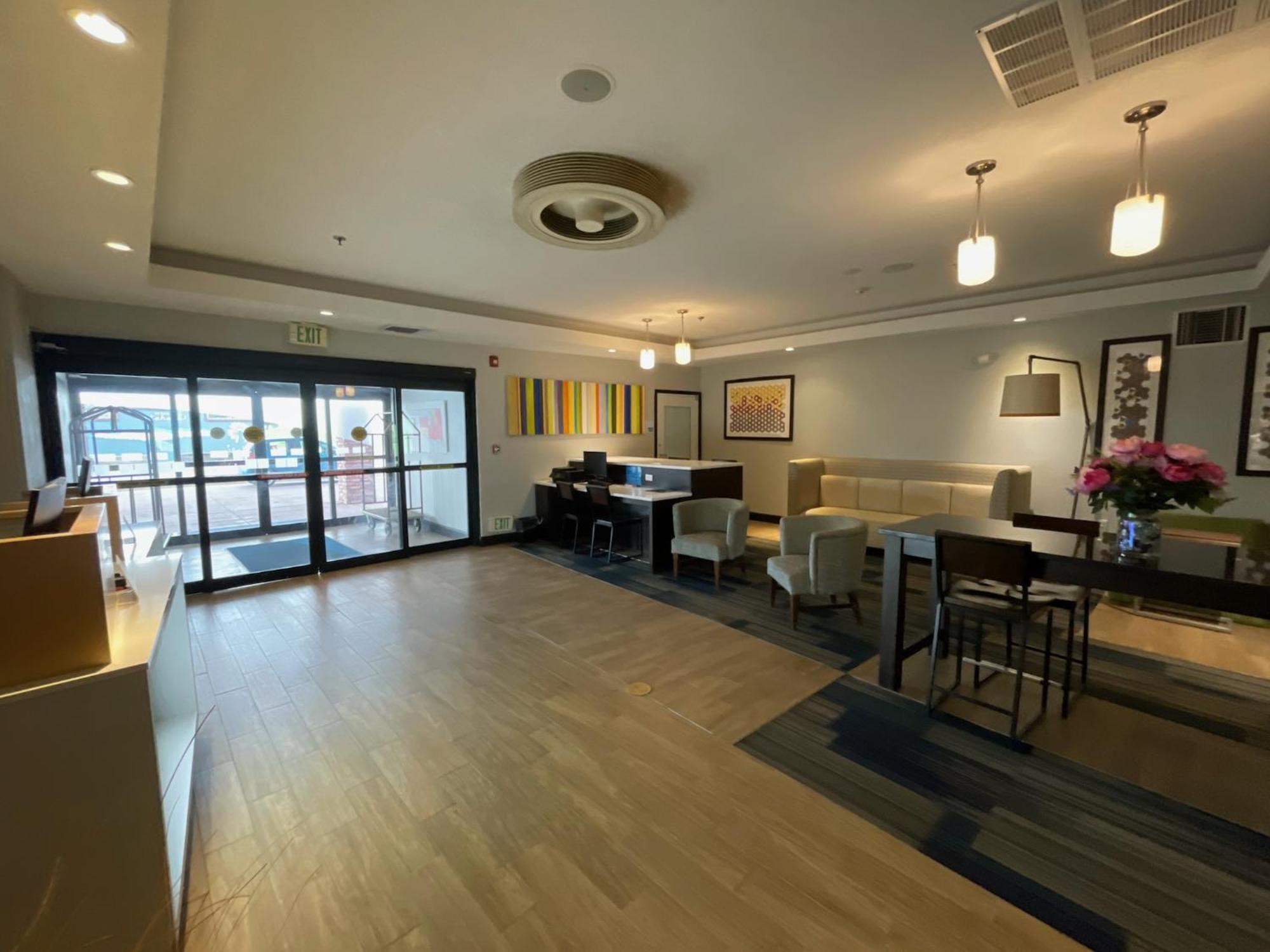 Route 66 Inn & Suites Маями Екстериор снимка